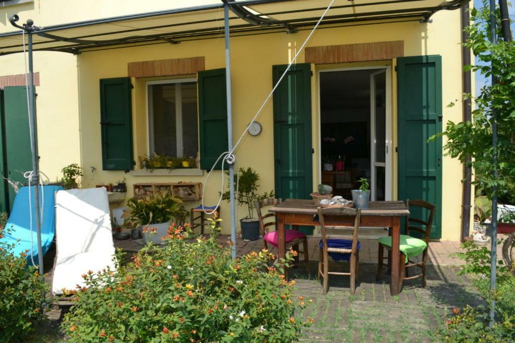 Il Giardino B&B Кастельветро-ді-Модена Екстер'єр фото