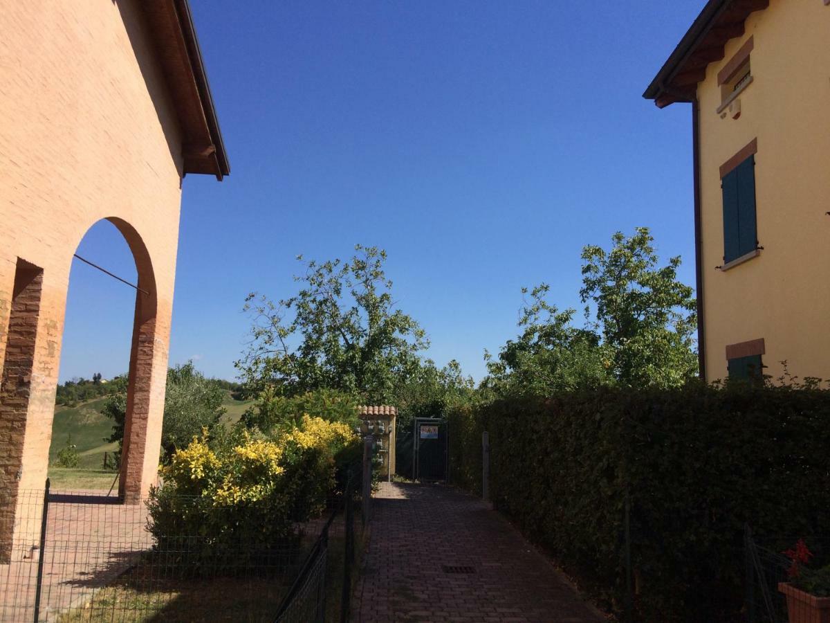 Il Giardino B&B Кастельветро-ді-Модена Екстер'єр фото